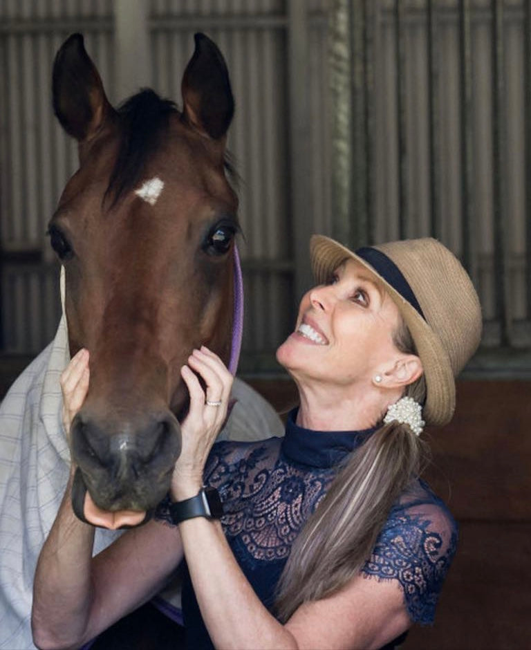 AUSTRALIAN MADE Shirt Sleeve Chantilly Lace Sleeve | The LINNY available in NAVY or BLACK