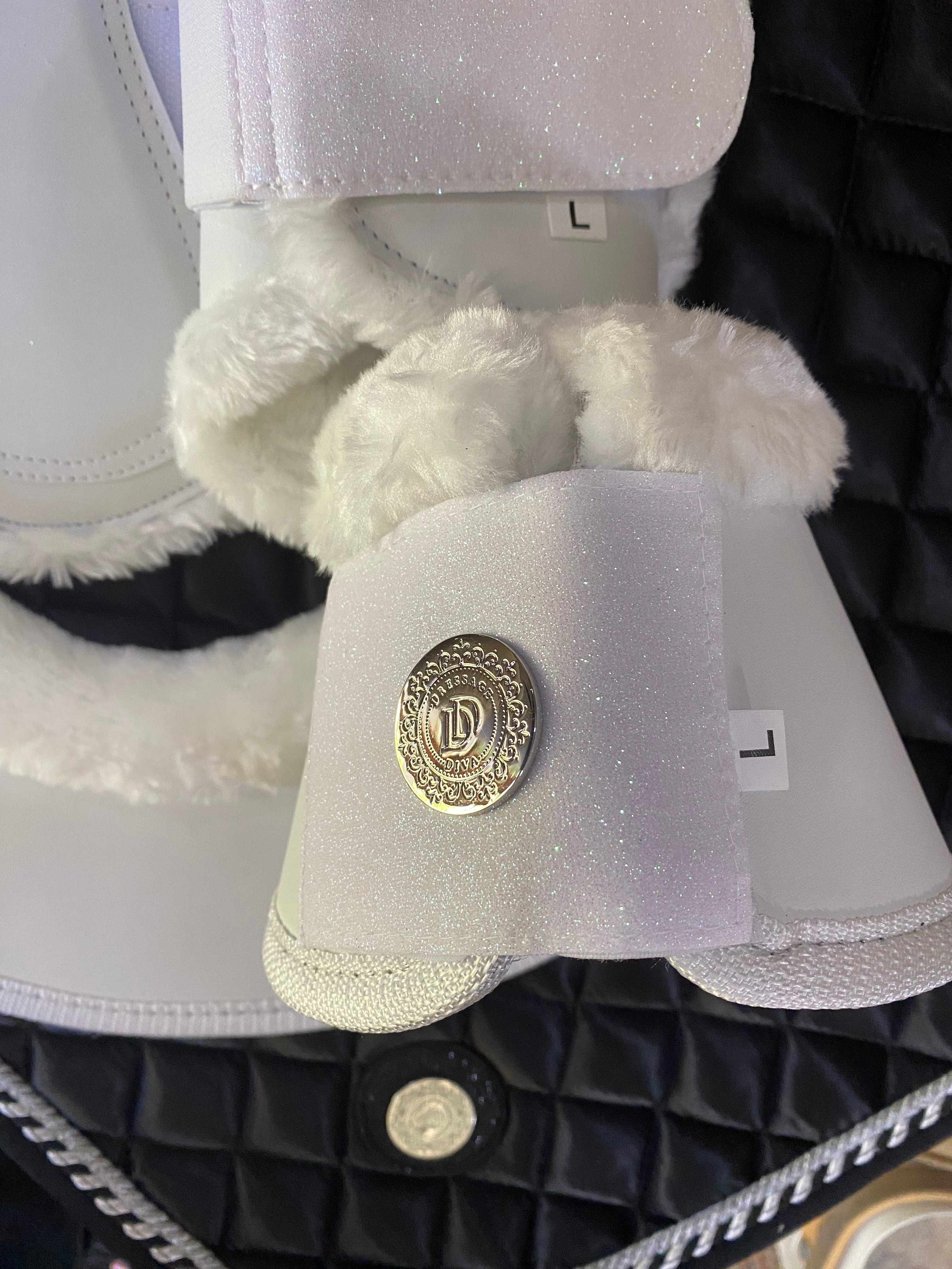 White synthetic boots & matching bellboots