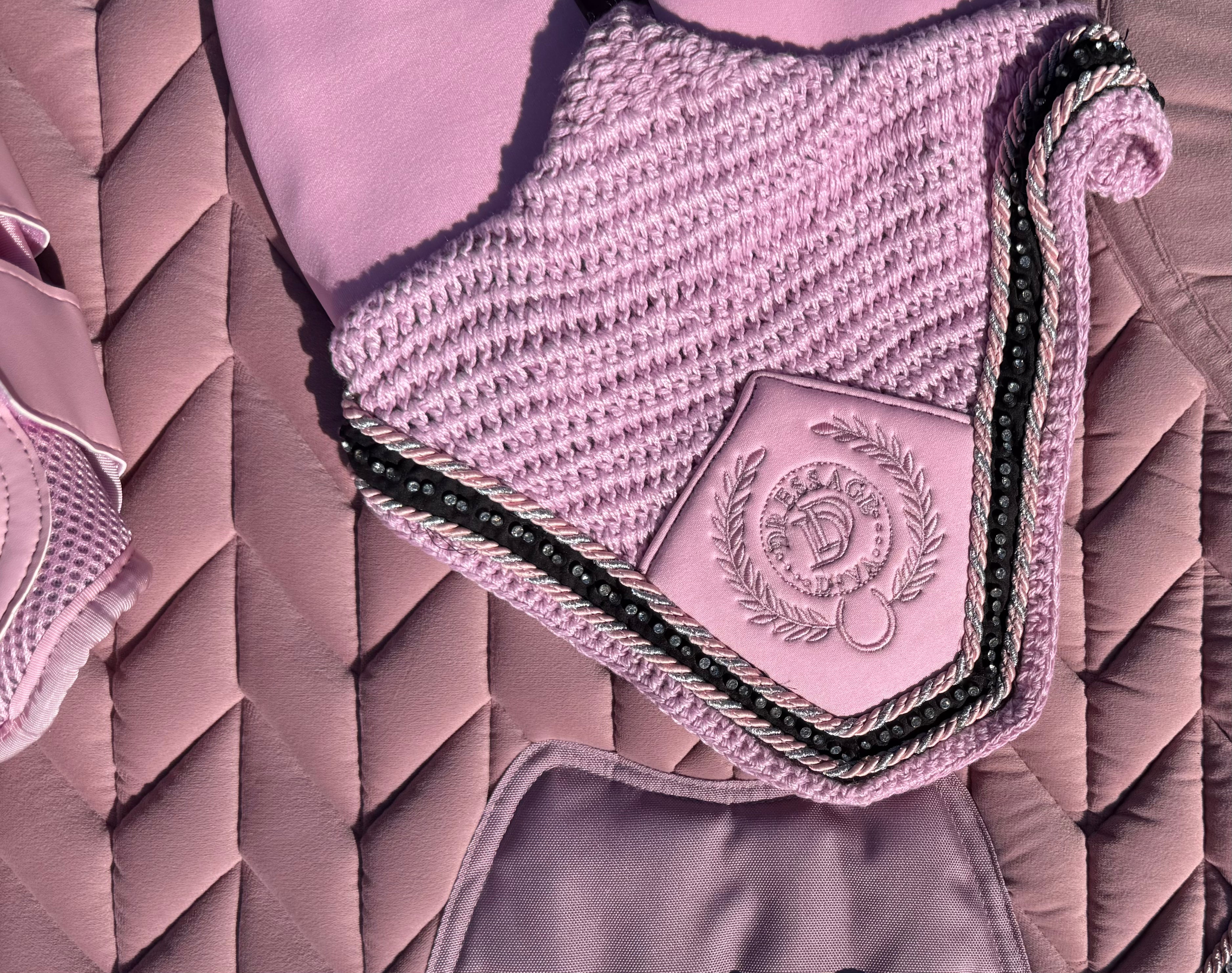 Matching PINK saddle pad , boot & bonnet set