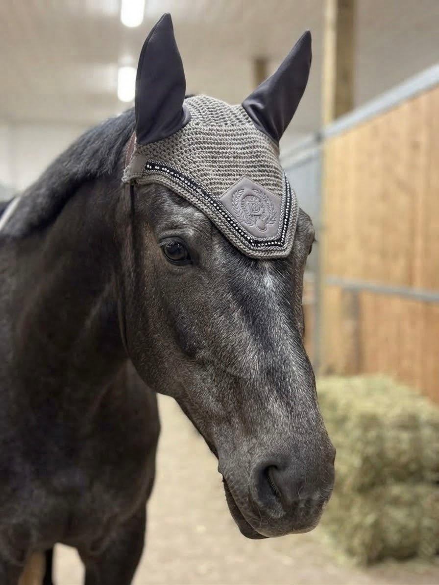 Grey ear bonnet