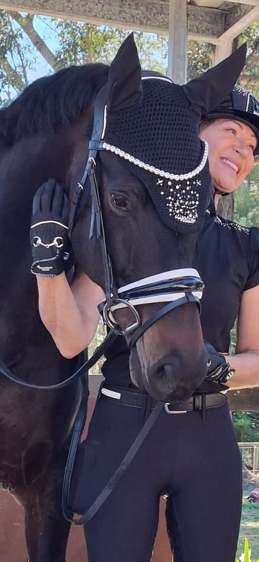 Snaffle Dressage Bridle with wide white trim piping | Black Leather
